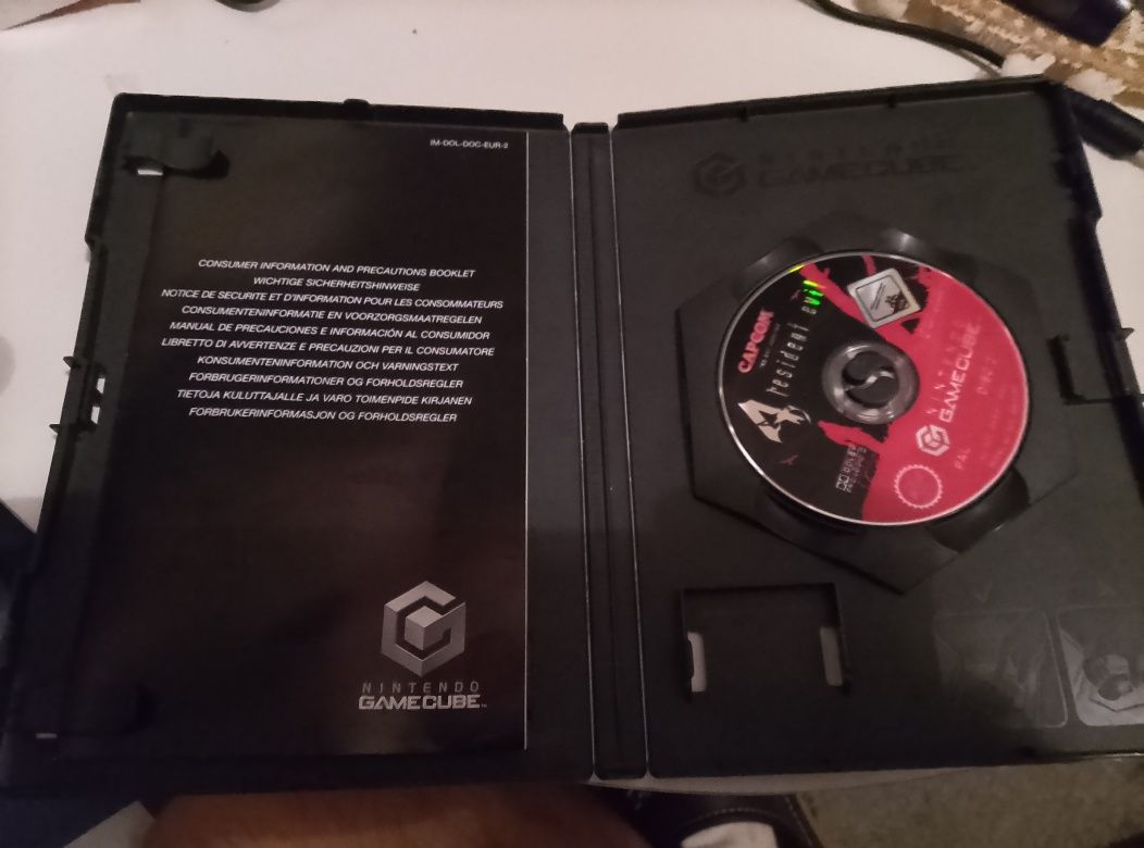 Samo pudełko resident evil 4 Nintendo Gamecube + cd2