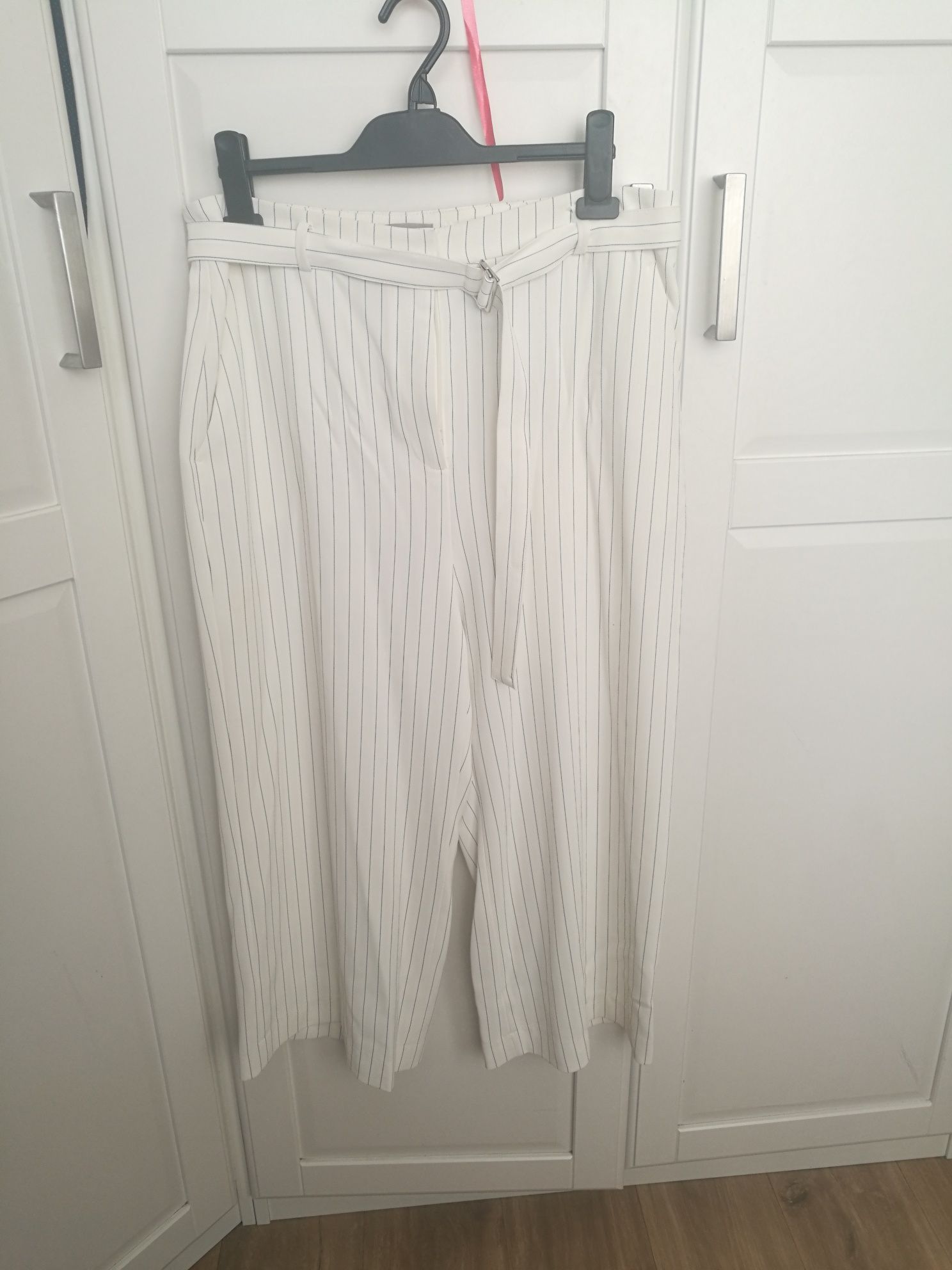 Spodnie h&m r. 44 białe z wysokim stanem