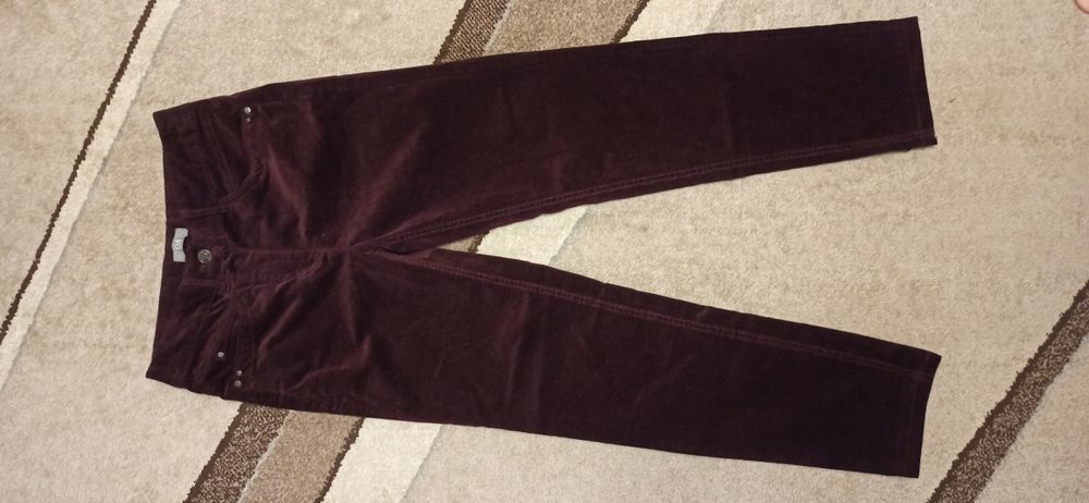 Жіночі вельветові штани
