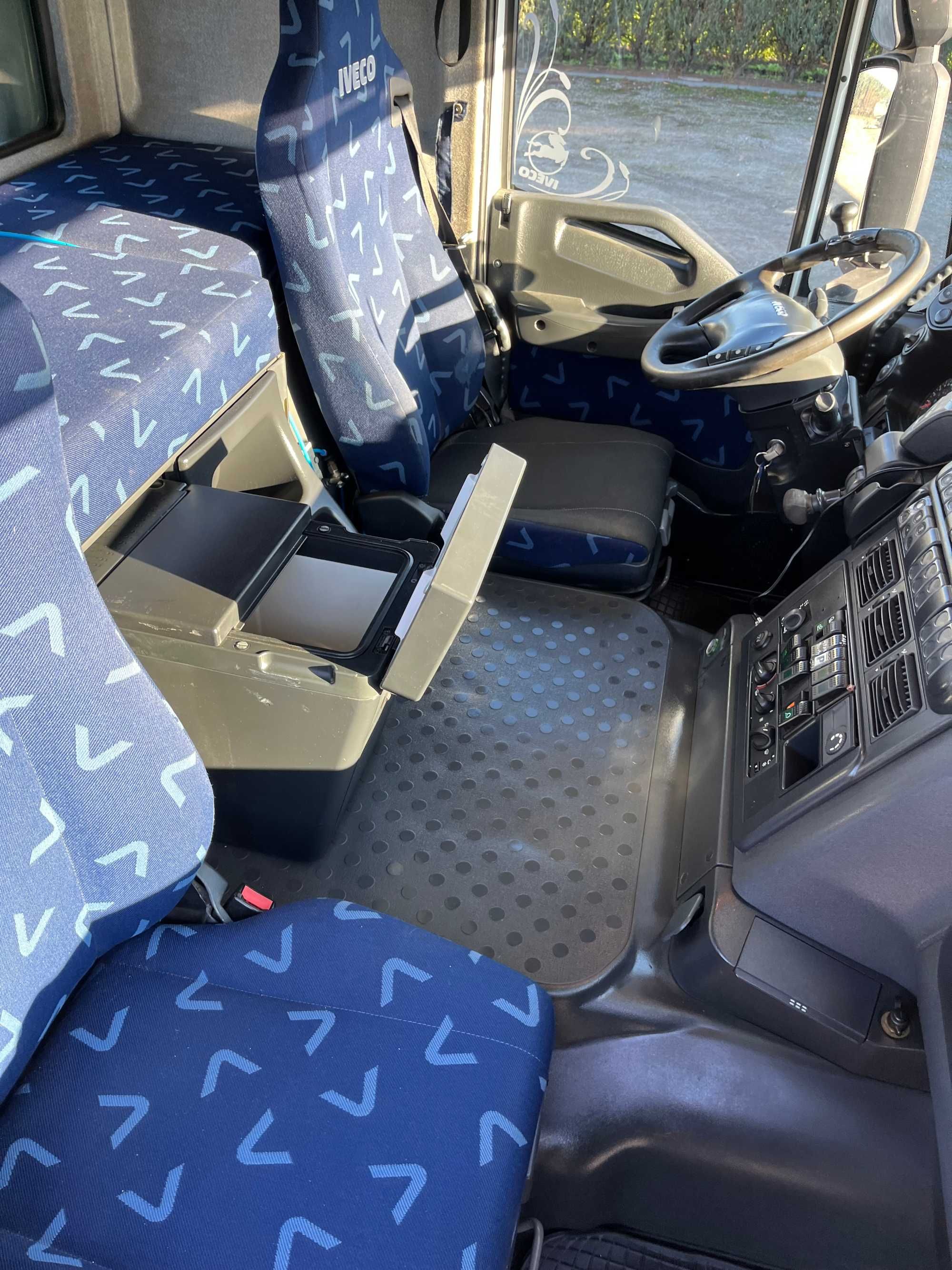 Iveco TRAKKER 450 wywrotka 8x4 * Sprowadzony