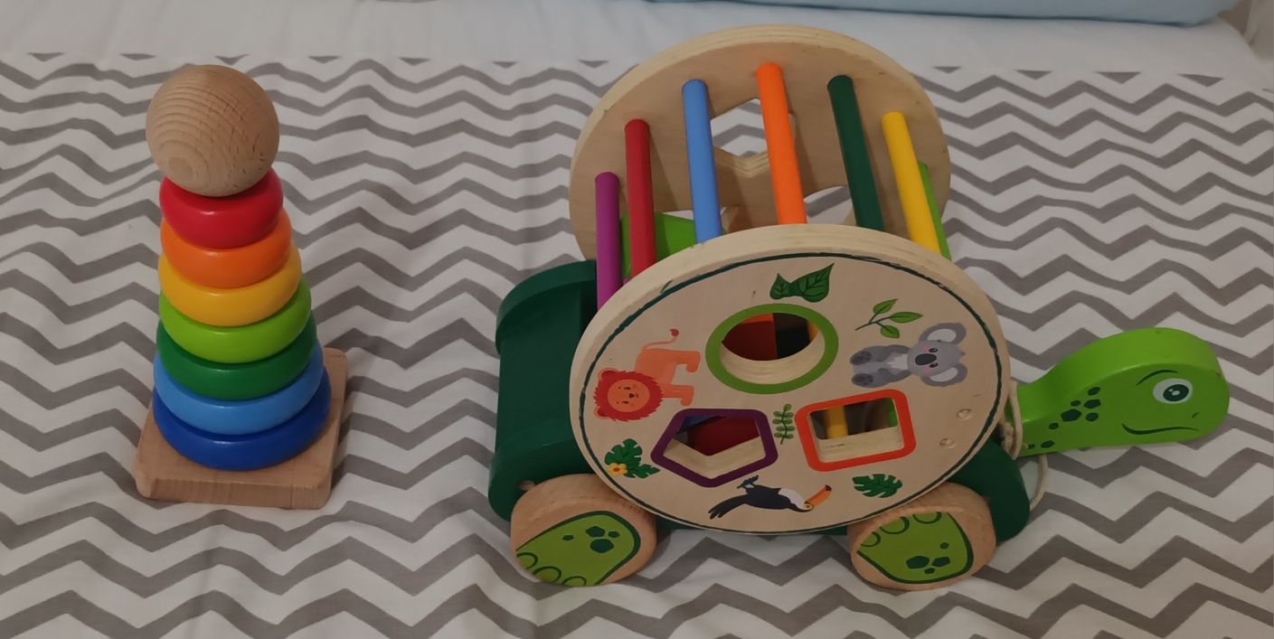 Lote de brinquedos em madeira bebe