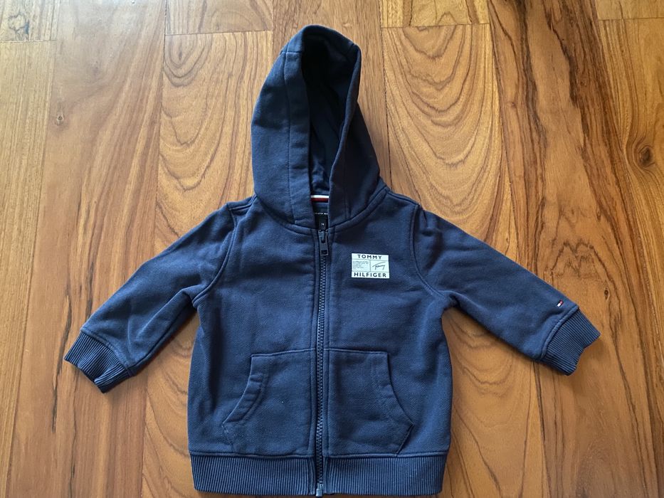 Casaco fecho com carapuço azul menino Tommy Hilfiger 9meses