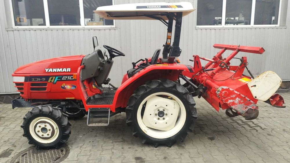 Japoński traktorek Yanmar AF 210 z glebogryzarką 4x4 21 KM Rewers Wspo