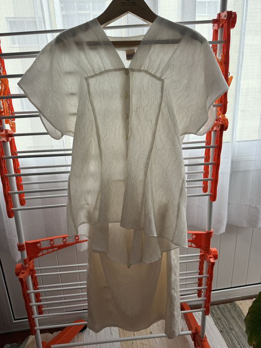 Conjunto blusa e saia creme