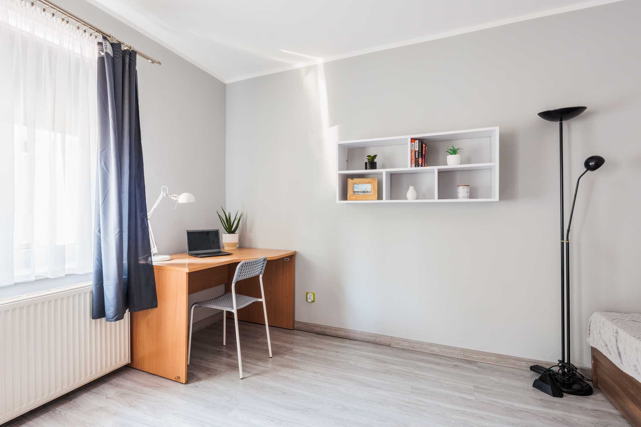Blisko ŚUM – Pokój 13 m² z aneksem kuchennym – Katowice Ligota