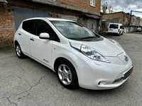 Nissan Leaf EXCLUSIVE edition в идеальном состоянии и в максималке