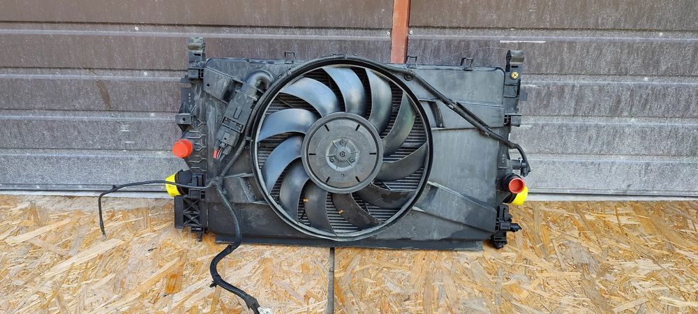 pas przedni opel zafira tourer c chłodnice chłodnica wody klimatyzac