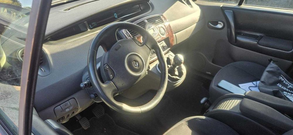 Renault Scenic 2.0 benzyna wersja cross