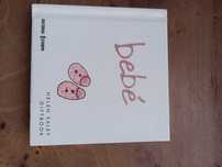 Livro "Bébé" (menina)