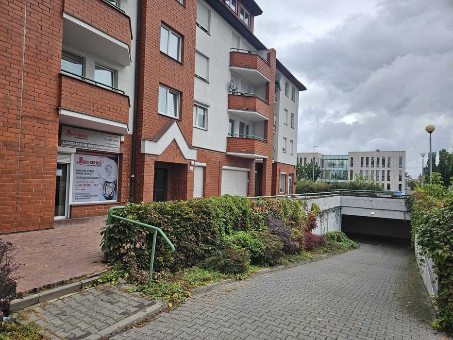 Garaż zamykany na wynajem w hali garażowej Osiedle Na Murawie