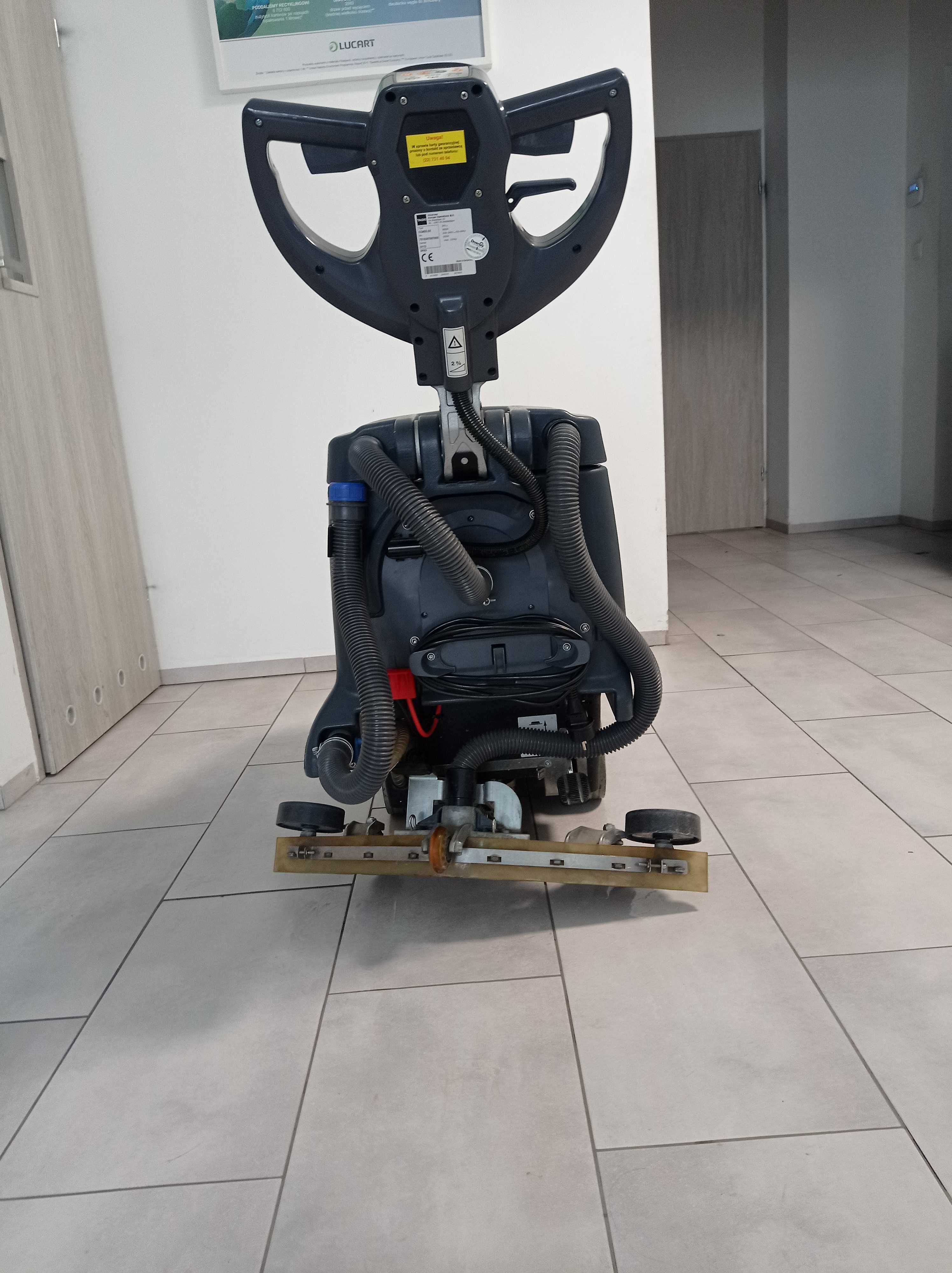 Szorowarka/ maszyna czyszcząca Taski Swingo 455B