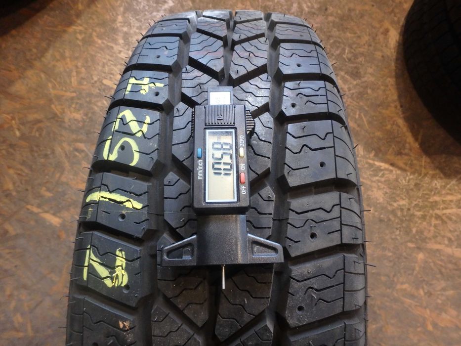 195/65r16C 195/65/16C Goodyear CargoUltraGrip Z/527