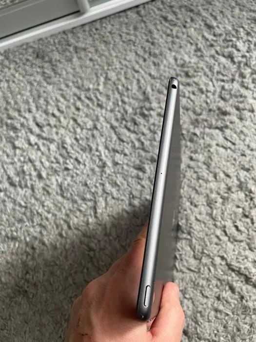 Крутий!! Apple iPad 7