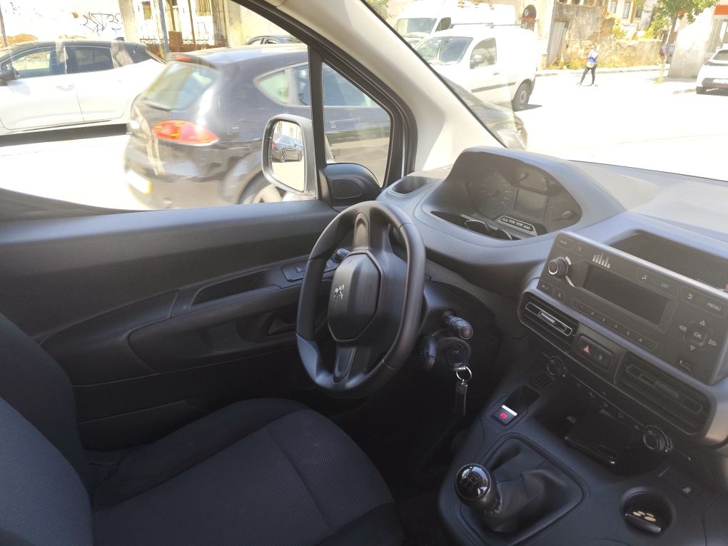 Peugeot Partner 1.6 BlueHDi 100cv – 2019 | 3 Lugares