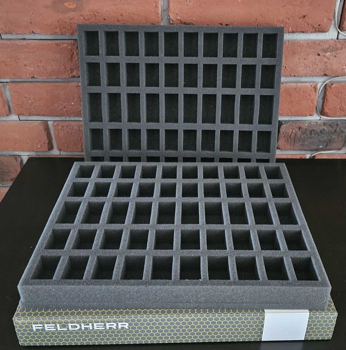 Pudełko Feldherr i gąbki na figurki Warhammer/Age of Sigmar