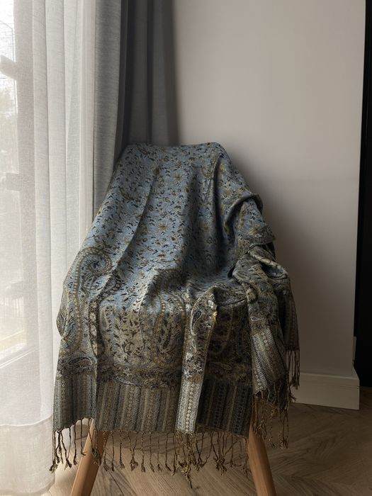 Luksusowy Szal z Frędzlami i Kamieniami Pashmina