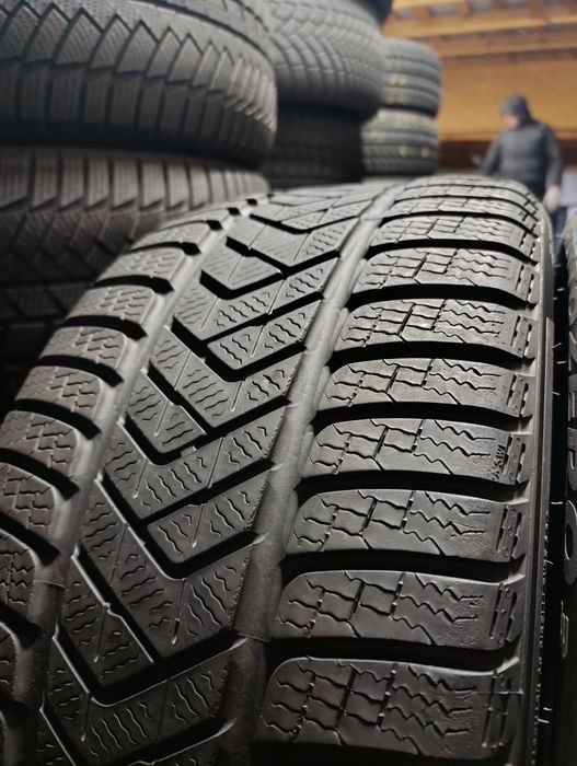 275/35 R21 Pirelli Sottozero 3 R01 (Зимові шини бу) Склад-Київ