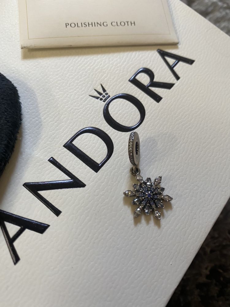 Продам бусину бусинка Pandora пандора не ношена оригинал!