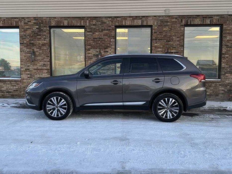 Mitsubishi Outlander SEL S-AWC      2019