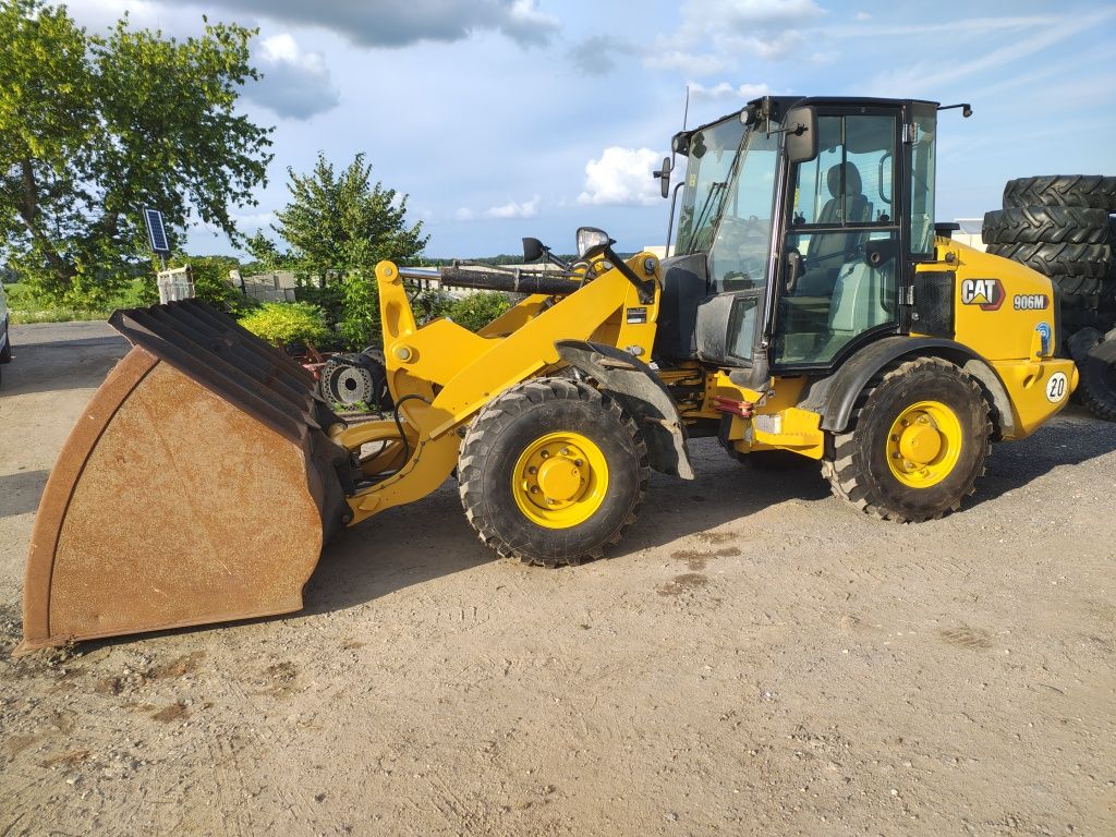 Ładowarka Cat 906M rok 2021 okazja wielką łyżką nowe opony sprowadzona