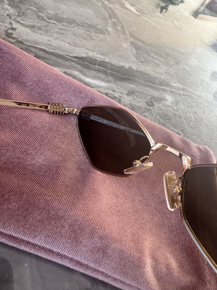 Продам окуляри miu miu оригинал