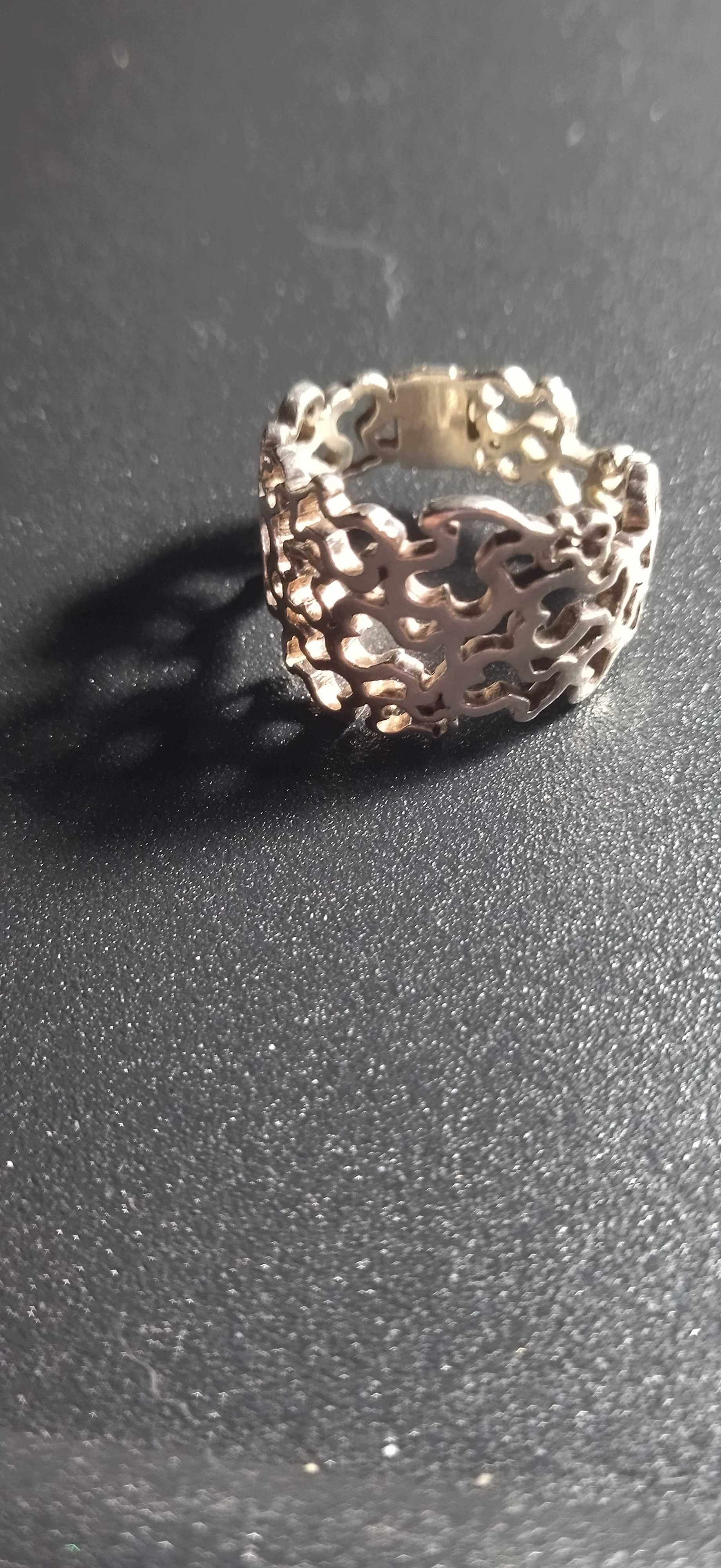 Pulseiras e anéis da TOUS