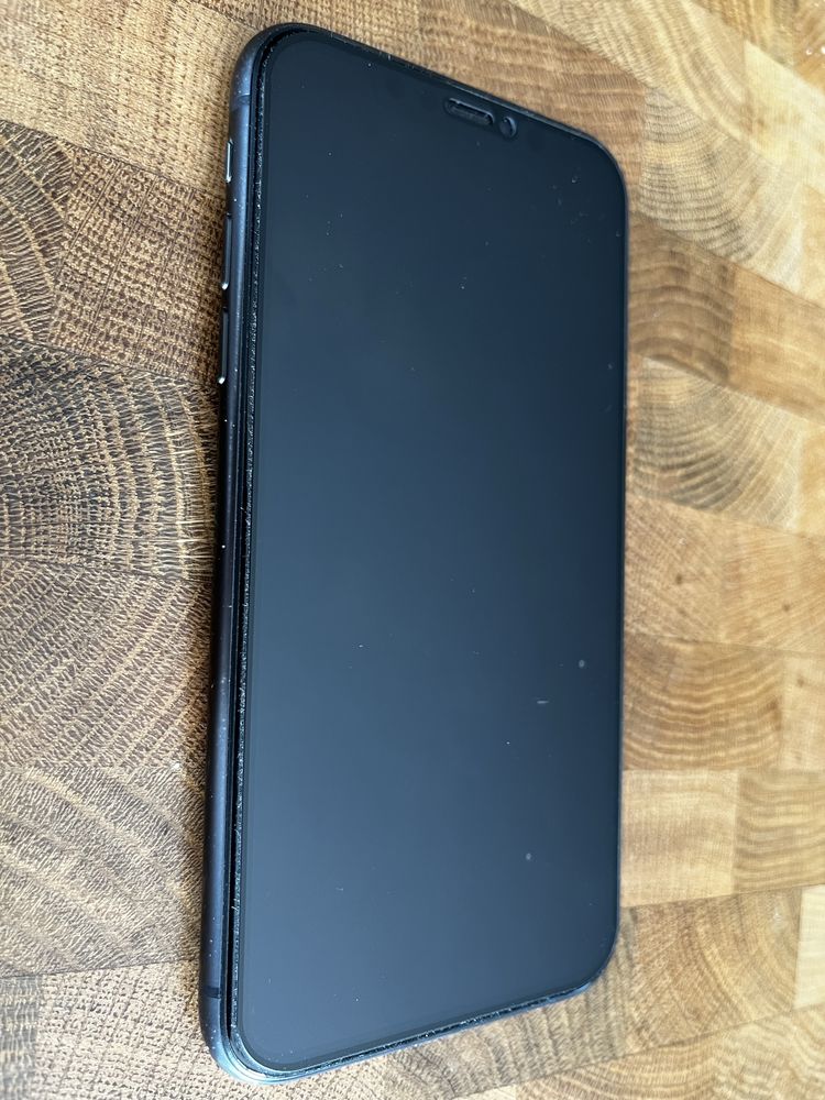iPhone 11 w bardzo fajnym stanie!