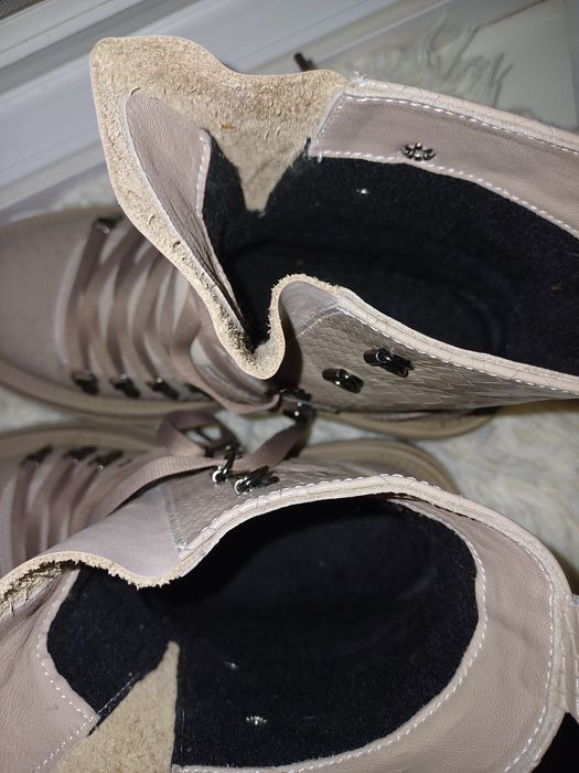 Трендові дизайнерські чоботи комбіновані