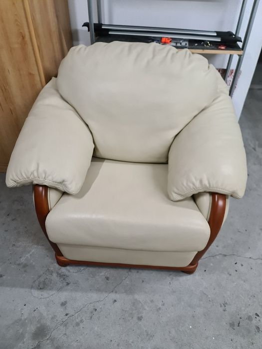 Sofá, cadeirão em pele Genuina