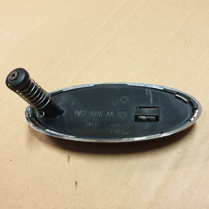 Focus mk2 Lift emblemat znaczek atrapy grila kompletny