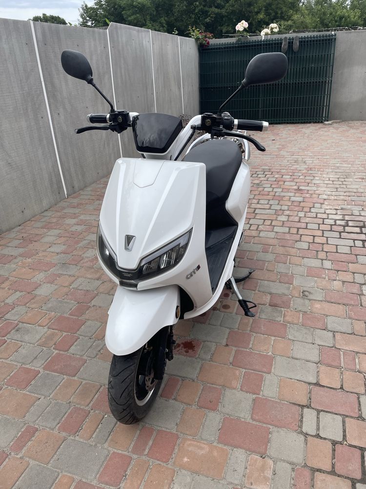 Продам мопед електроскутер Aima m3
