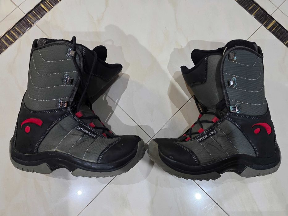 Buty snowboardowe BLACK HOLE 25cm rozm.38