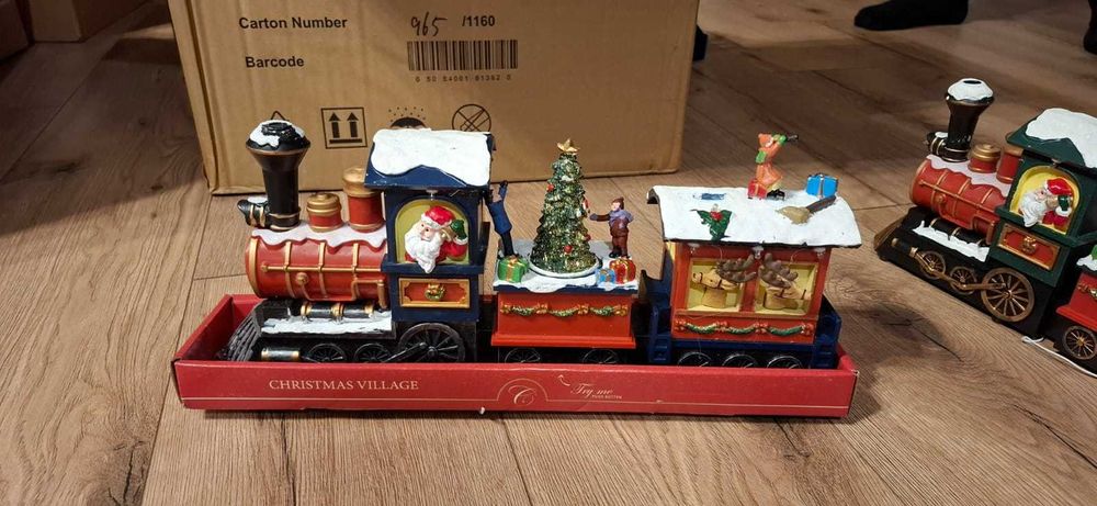 Pociąg ozdobny - miasteczko świąteczne