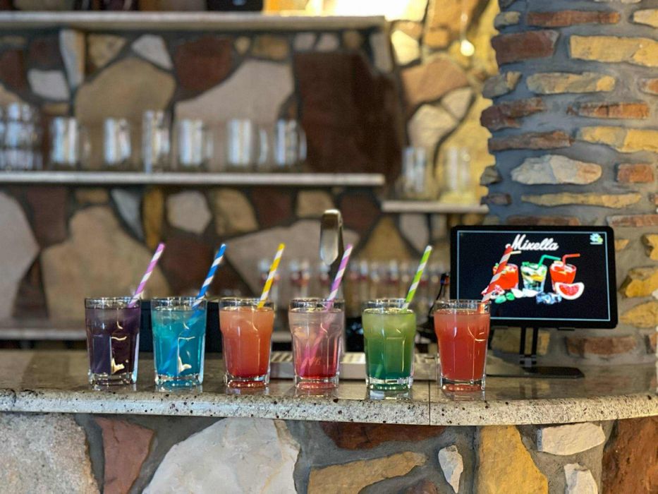 Mixella / stacjonarny automat do drinków dla restauracji