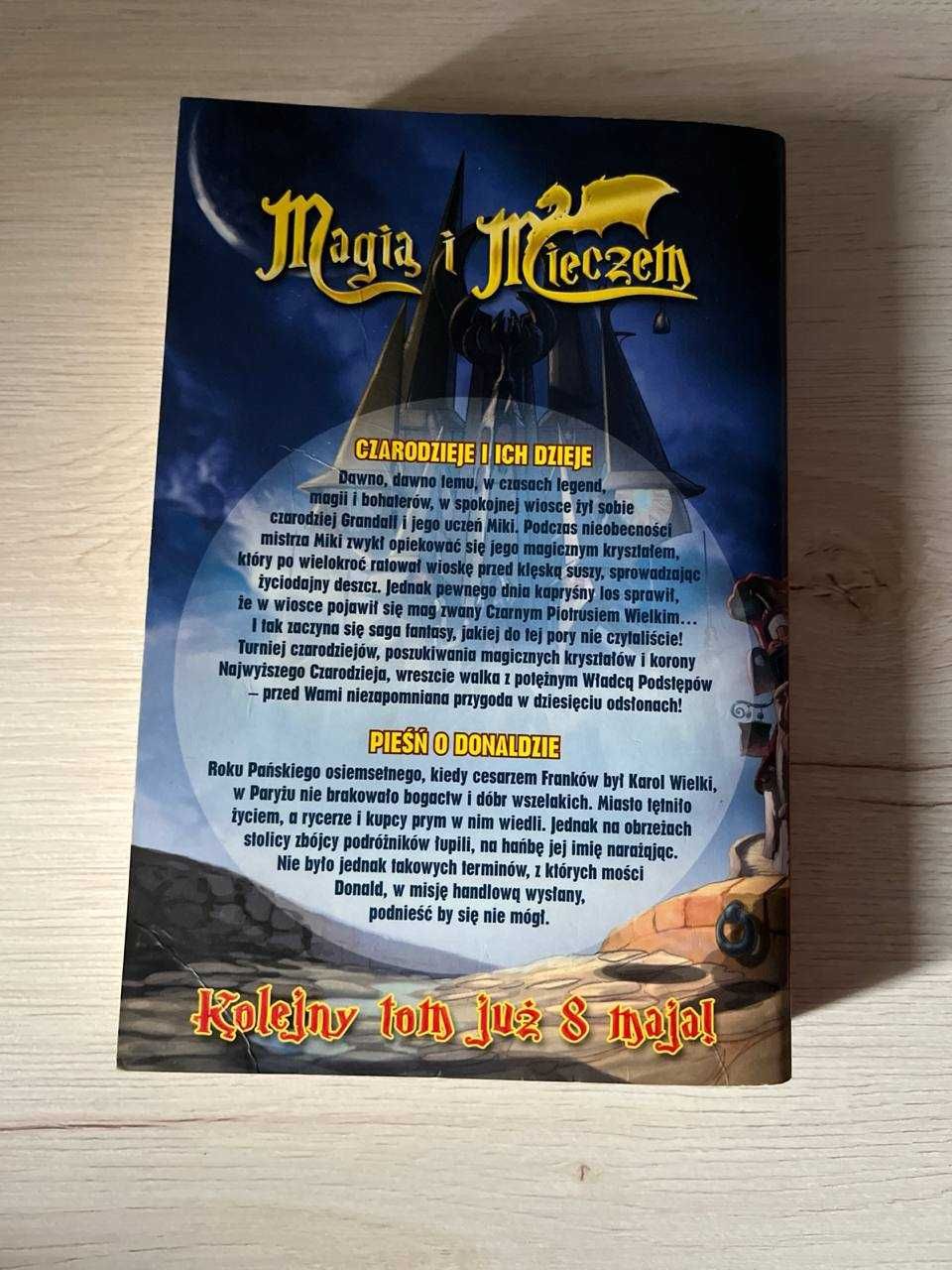 Komiks MEGAGIGA Magią i mieczem tom 11