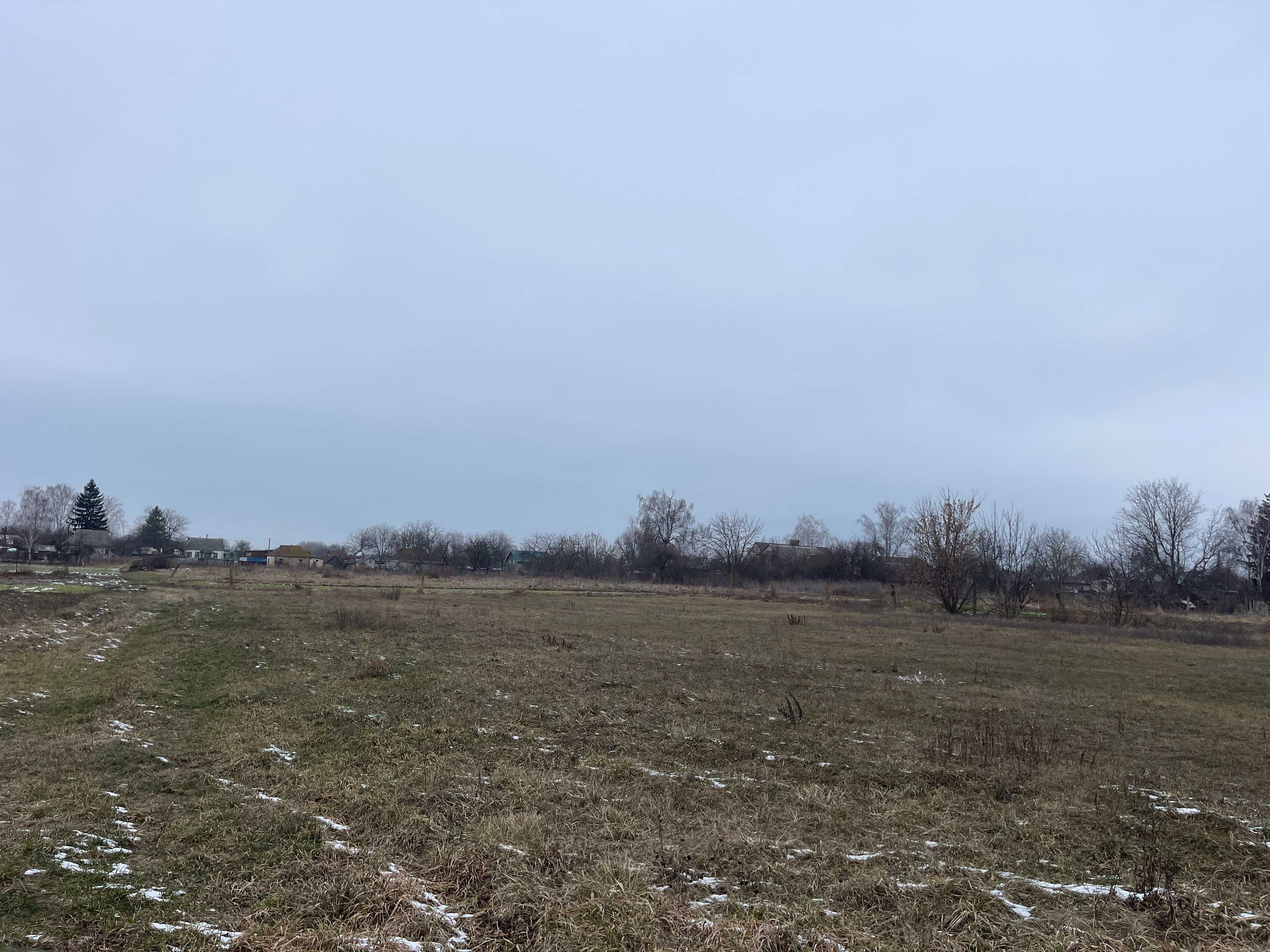 Продам ділянку 26 соток, під забудову, жила вулиця, с. Семиполки