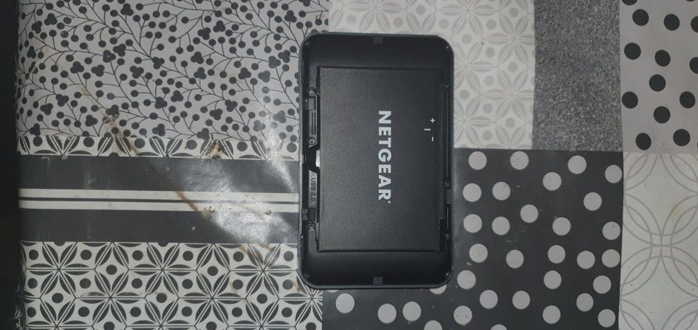 Продам роутер NETGEAR