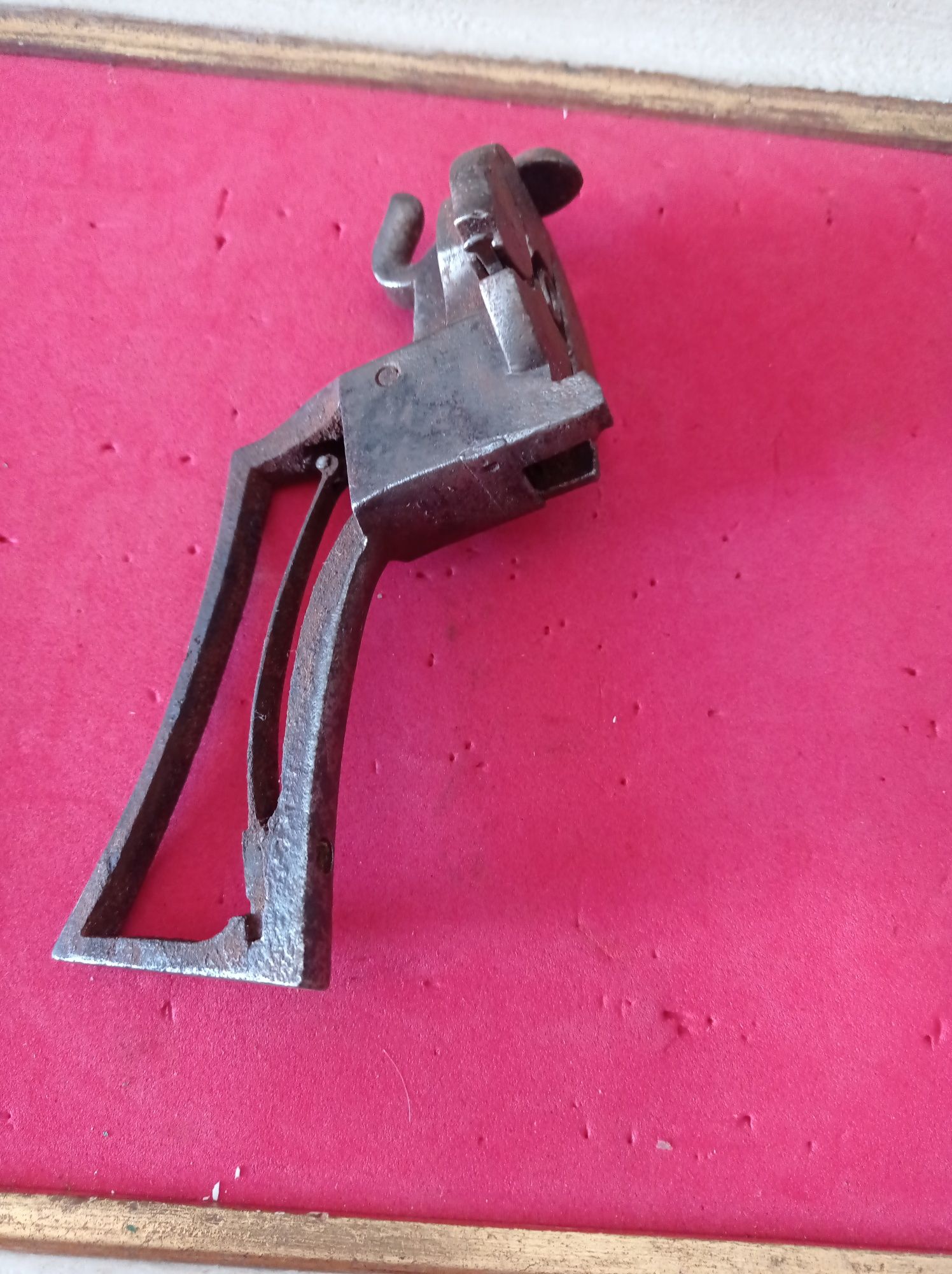 Cabo em esqueleto de pistola