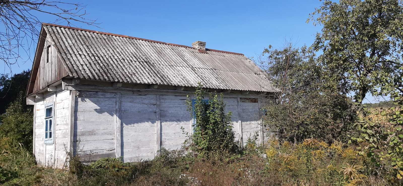Дерев'яна хата на розбір