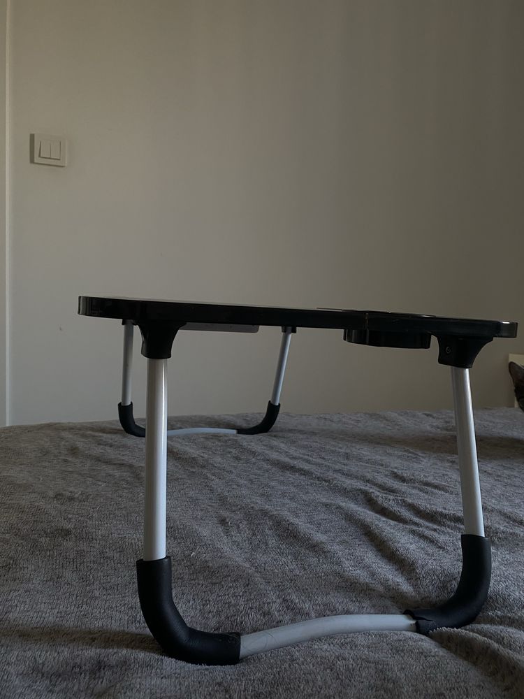 Stolik pod laptopa