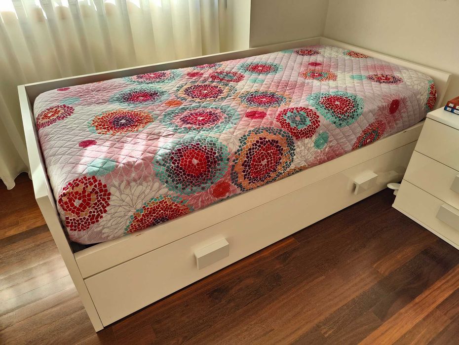 Cama dupla de criança (2 colchões)