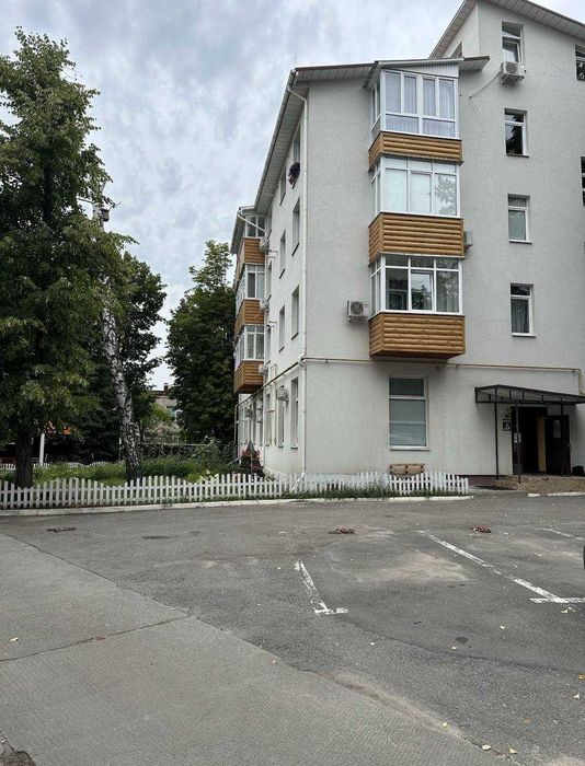 Продам квартиру студию (404002)