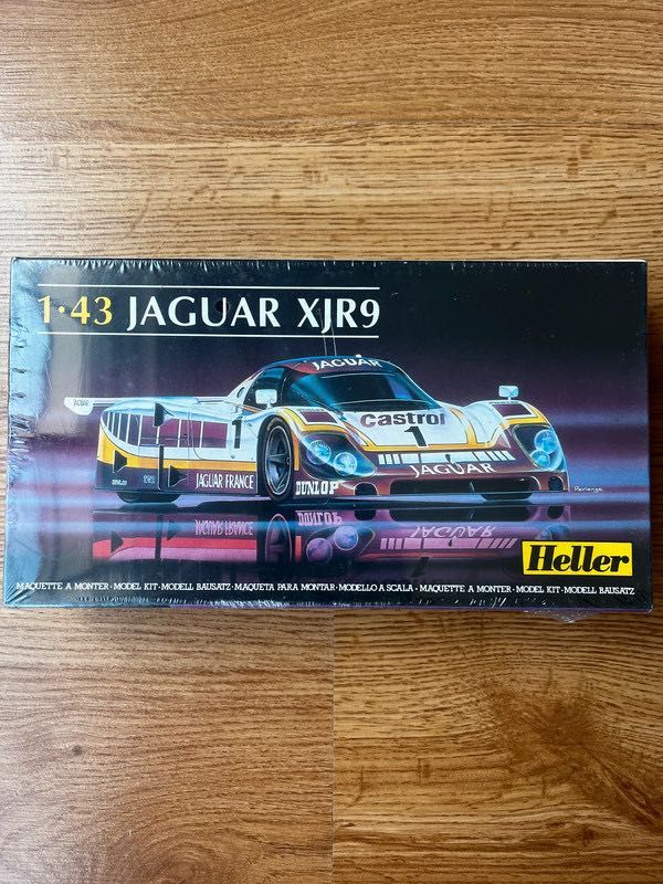 Kits de Modelismo Automóvel Heller 1:43 e Airfix 1:32