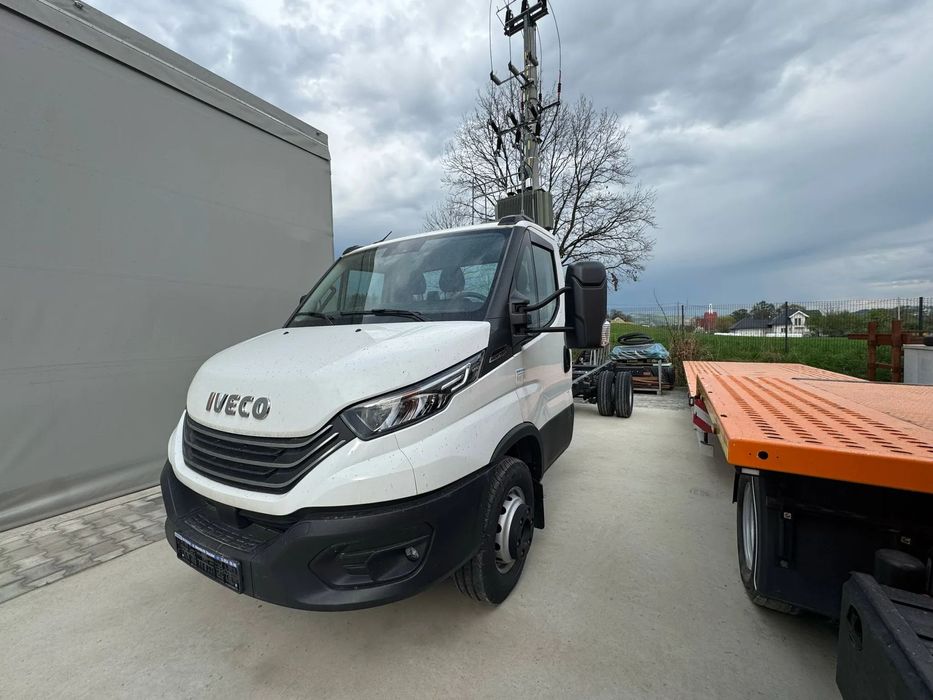 Iveco DAILY  IVECO DAILY 2024 Skrzynia,Najazd, Pomoc Drogowa, HDS nowe (70C21HA8/P)