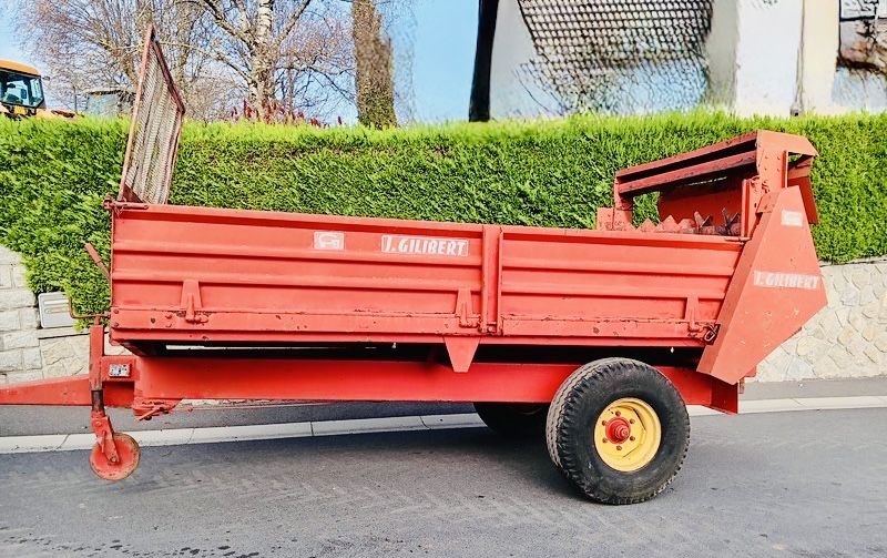 reboque espalhador de estrume