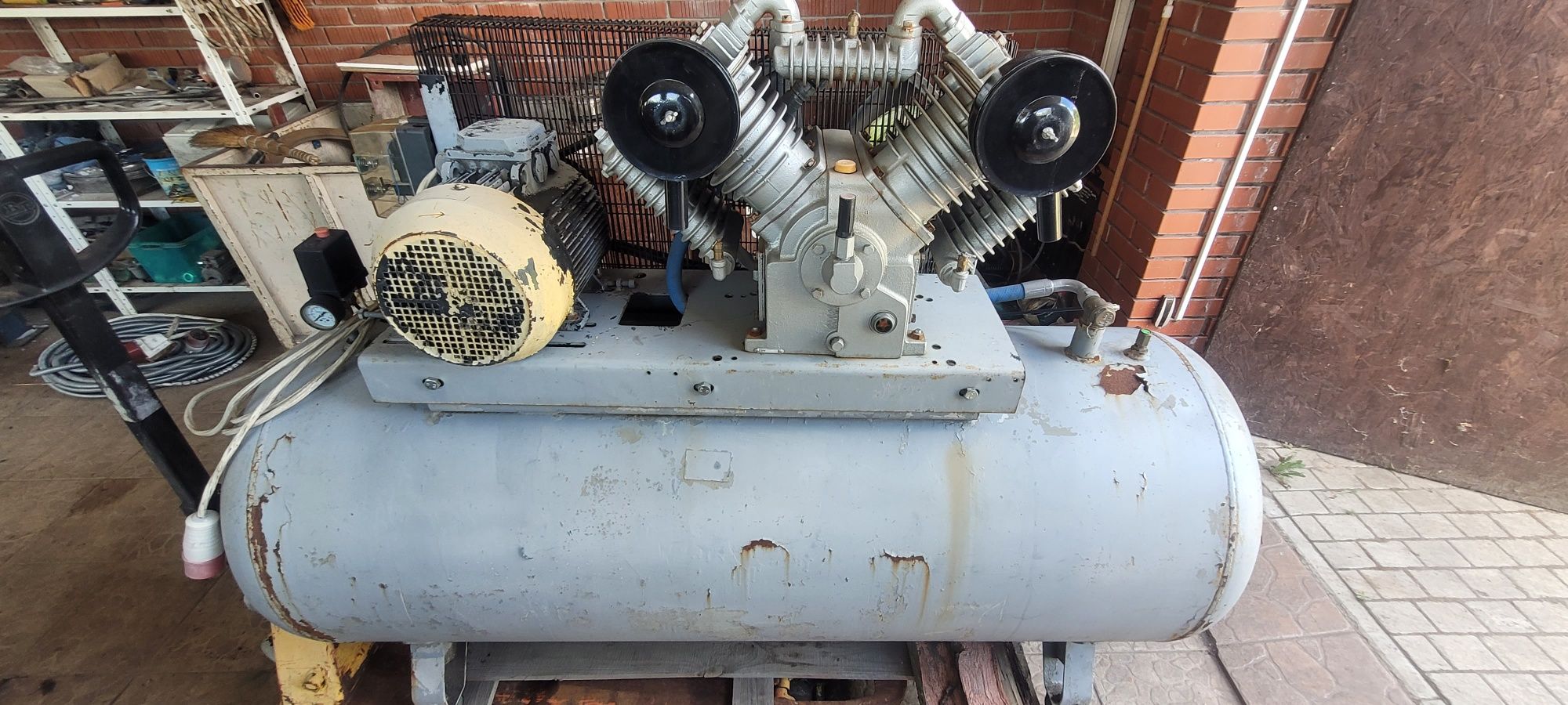 Продам компрессор 500л. 380v