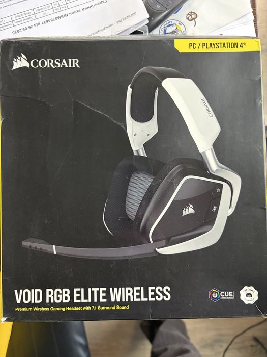 Ігрові бездротові навушники Corsair з підсвідкою