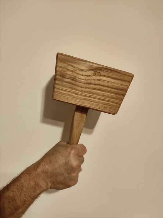 Młotek drewniany stolarski