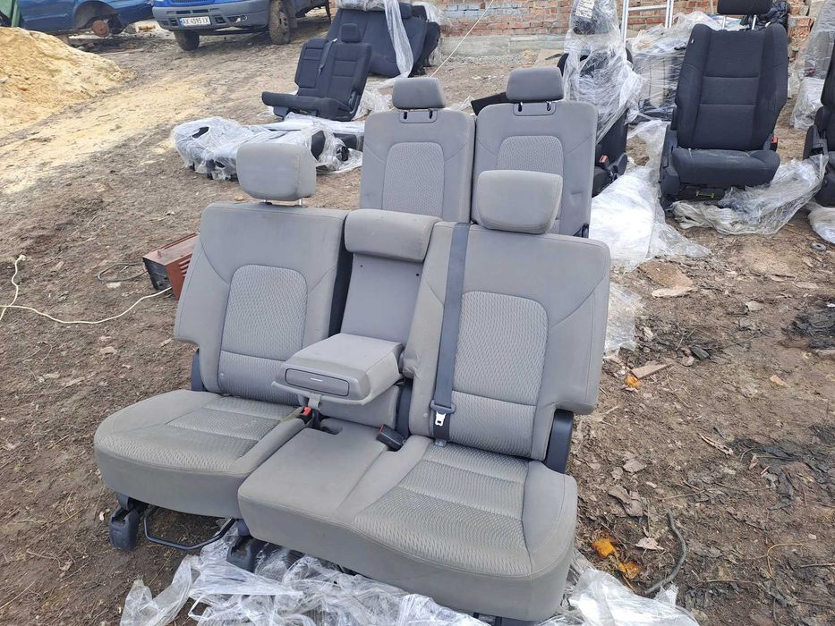 Сидения в авто передние и задние