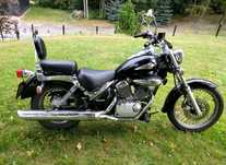 Suzuki Intruder.